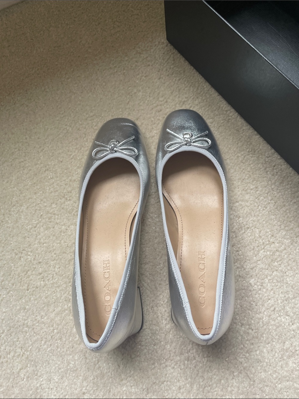 Coach Metallic Silver Ballet Flats with Bow Accent NEW! Never worn! - Picture 7 of 9